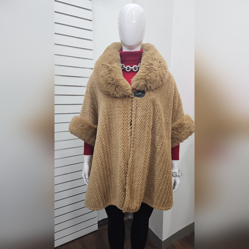NWT Elegant Tan Faux Fur Cape